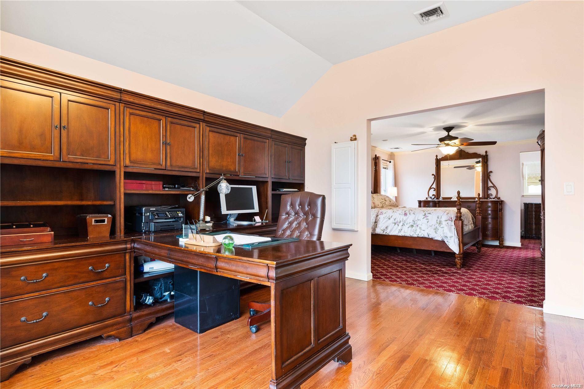 Main Suite Office