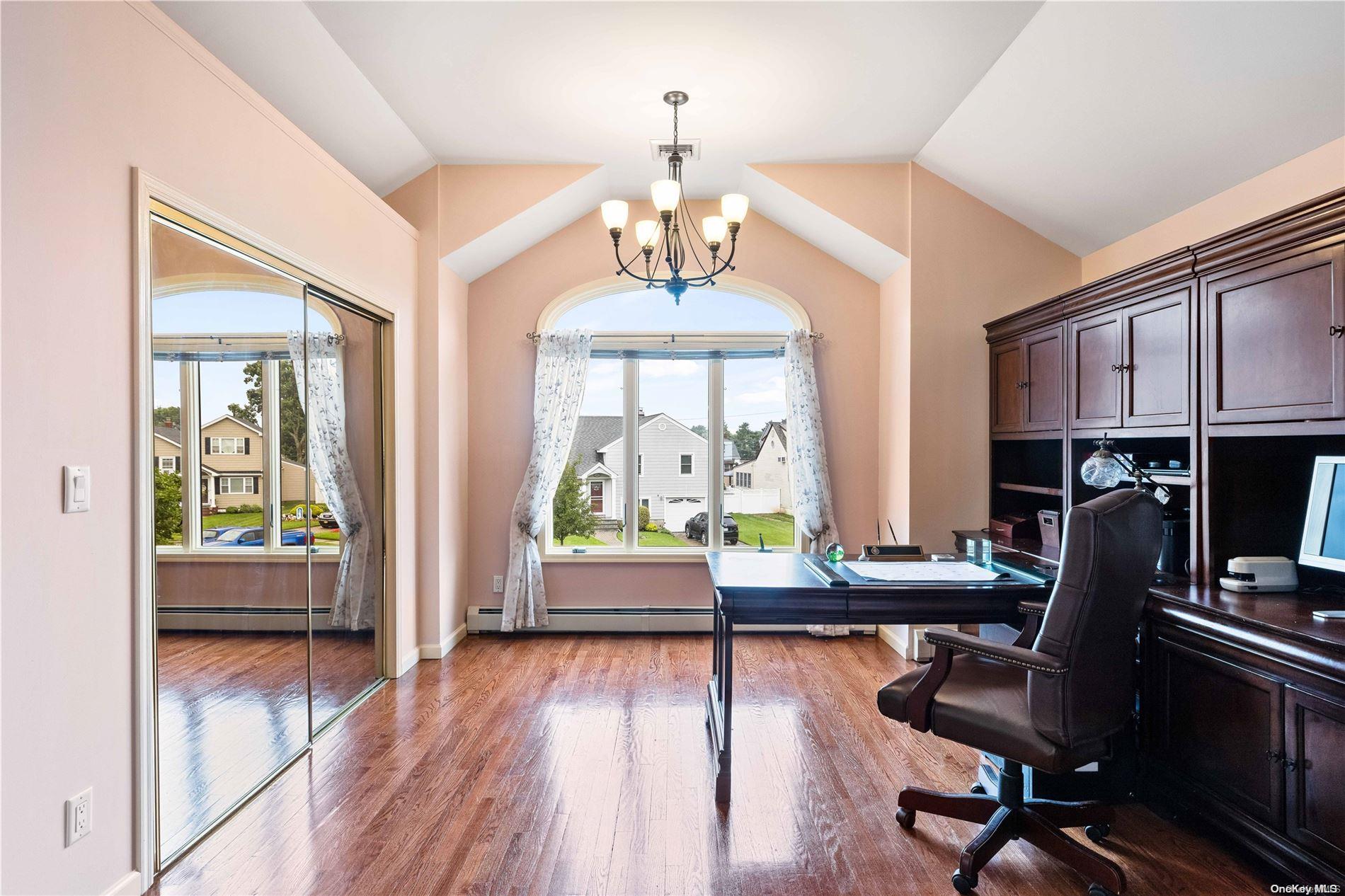 Main Suite Office (2)