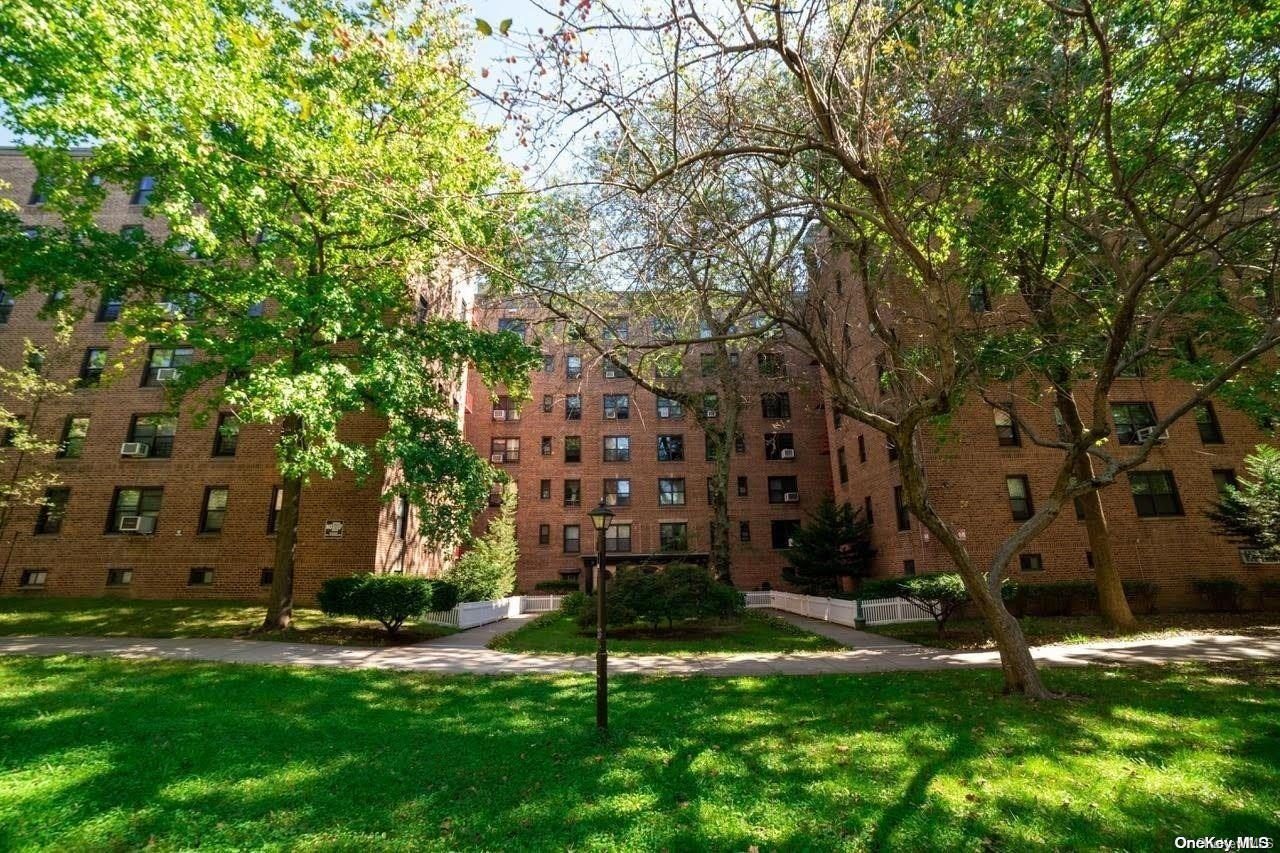 83-20 98th Street