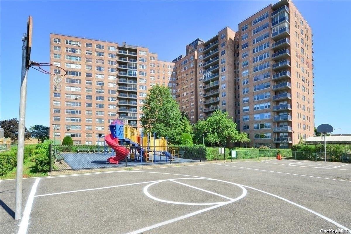 61-20 Grand Central Parkway