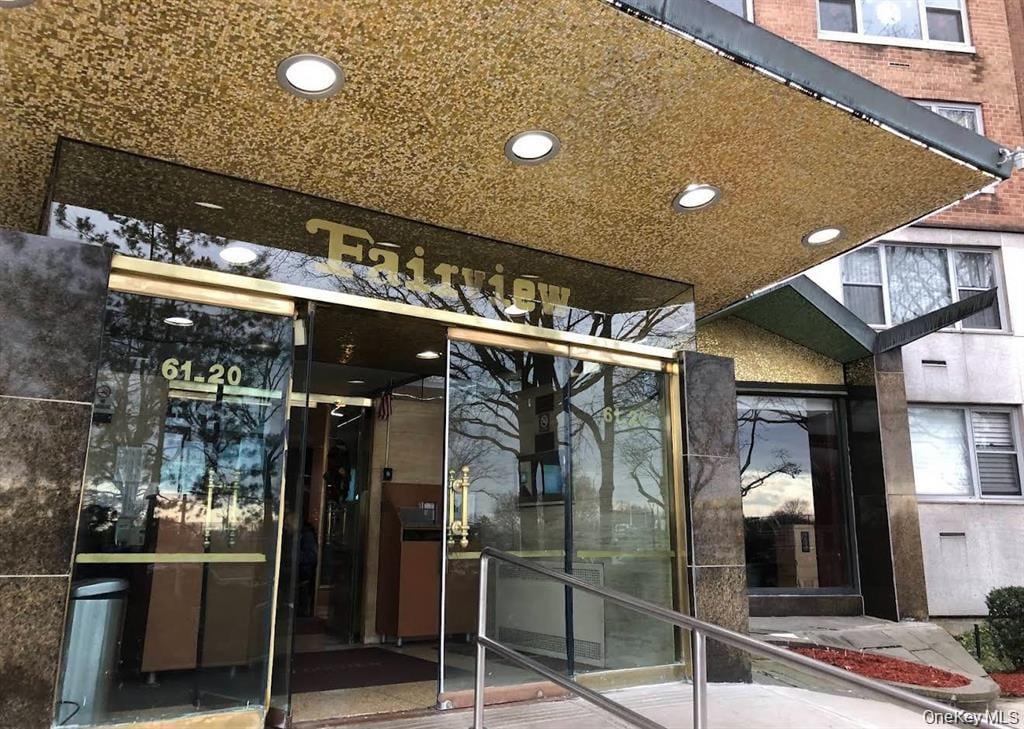 61-20 Grand Central Parkway