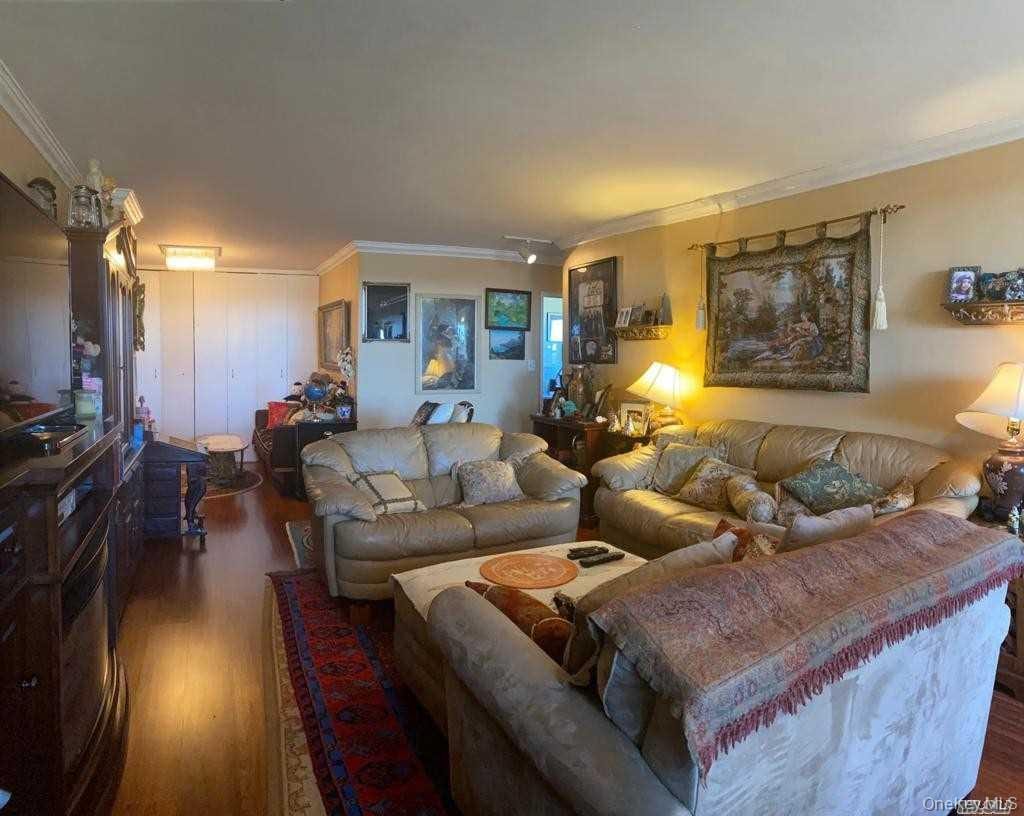 61-20 Grand Central Parkway