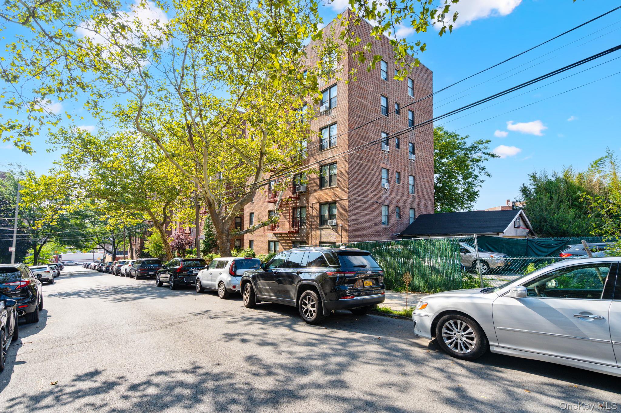 67-30 Dartmouth Street