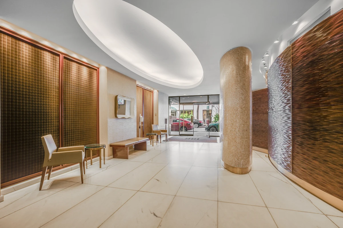 196 East 75th Street