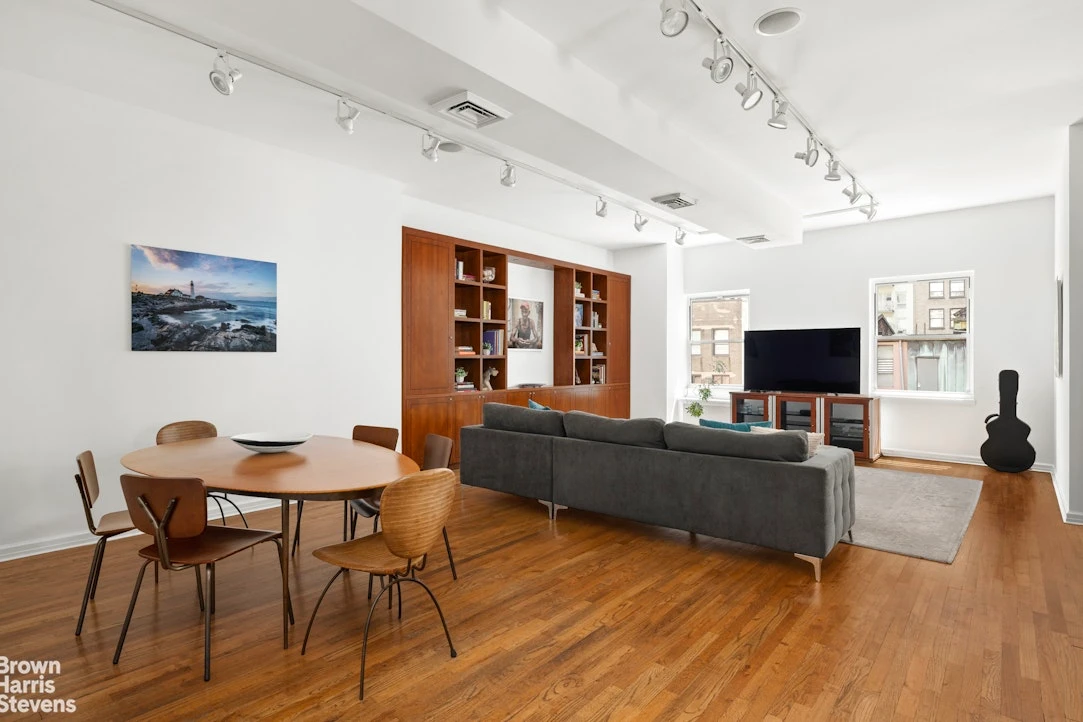176 Broadway