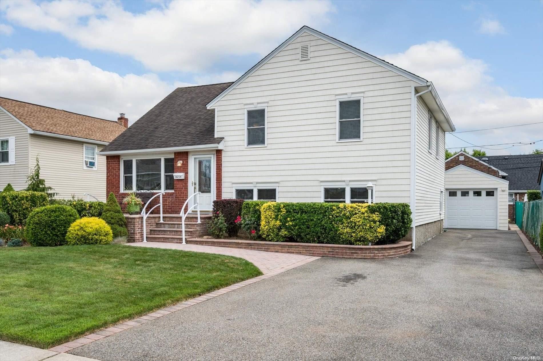 3654 Howard Lane