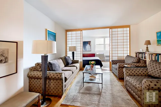 77 Seventh Avenue