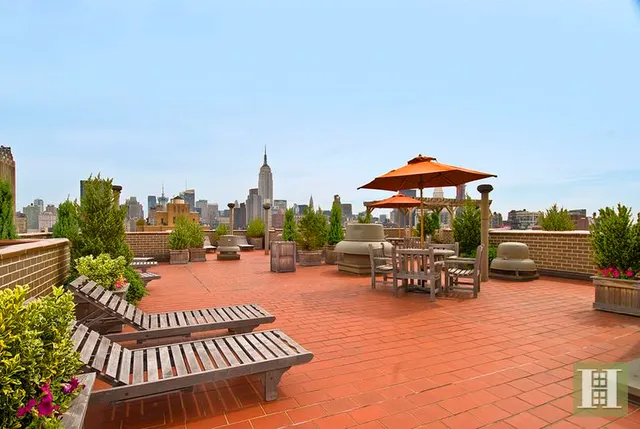 77 Seventh Avenue