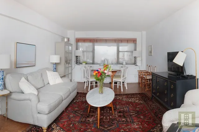 305 East 72nd Street