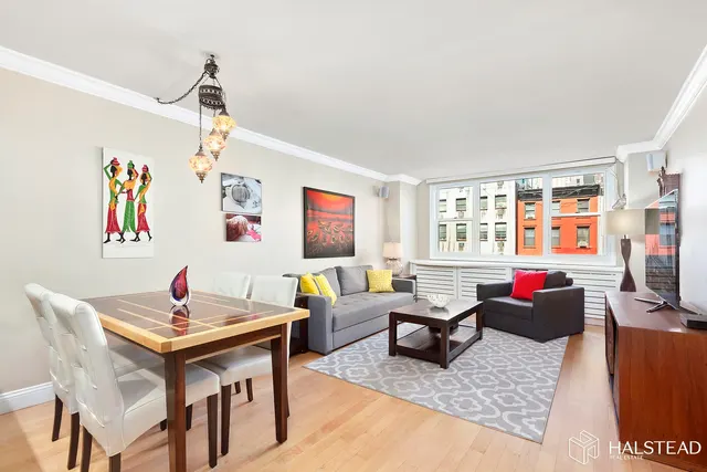 77 Seventh Avenue