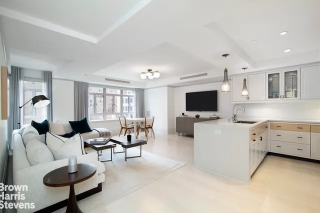21 East 61st Street