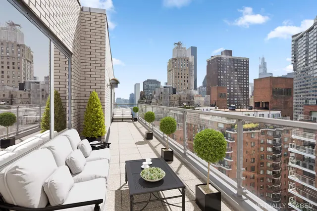 45 Sutton Place South