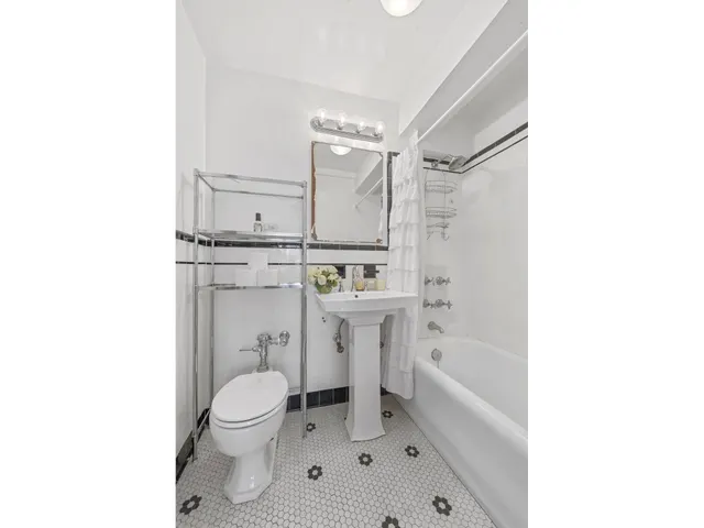 200 East 16th Street