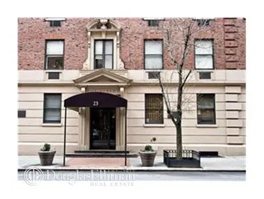 23 E 10th Street