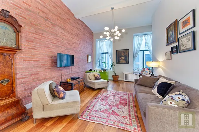 39 E 12TH Street