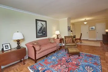 70 E 10th Street
