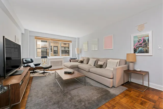 69 W 9TH Street
