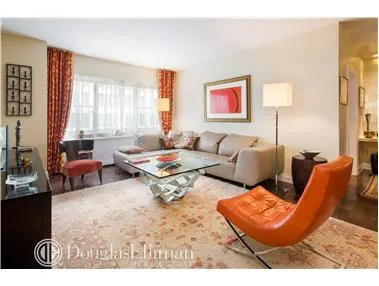 70 E 10th Street
