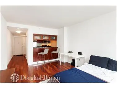 121 East 23rd Street