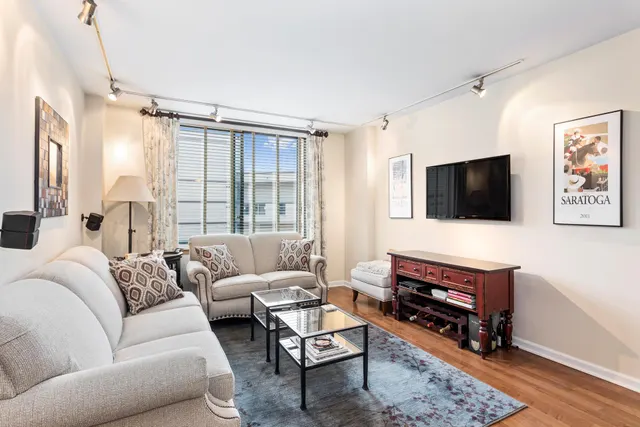 21 South End Avenue