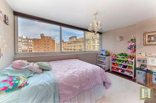 142 East 16th Street