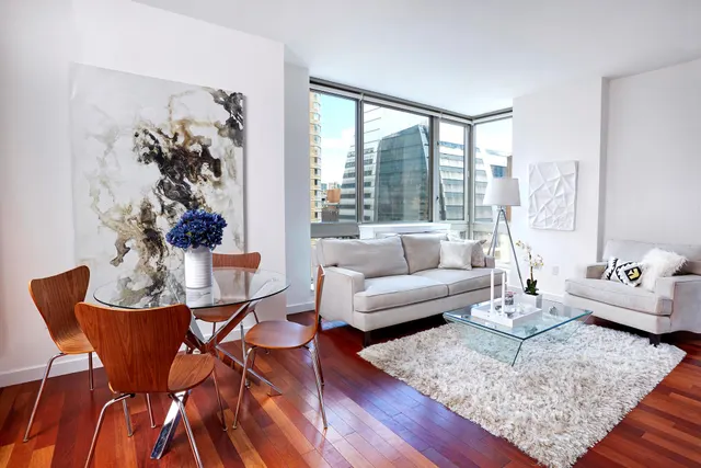 121 East 23rd Street