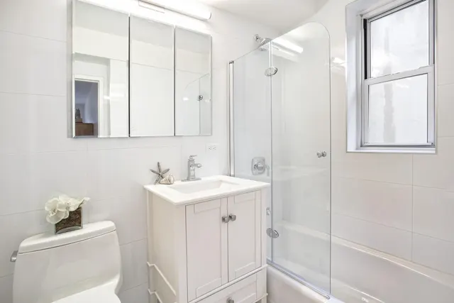 130 East 63rd Street