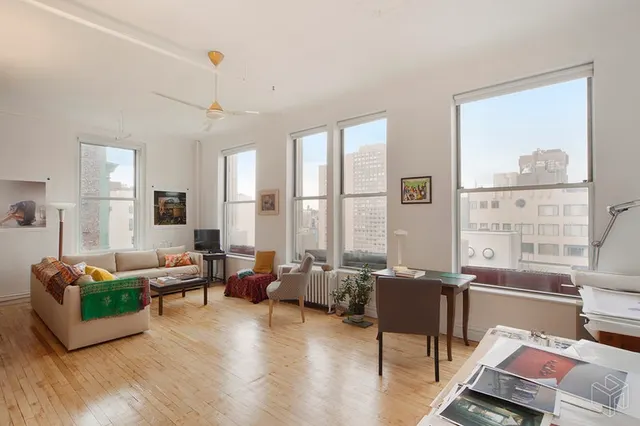 652 Broadway
