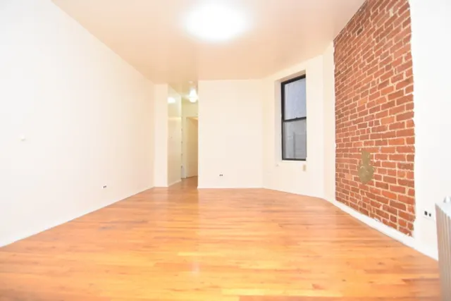 221 West 105th Street