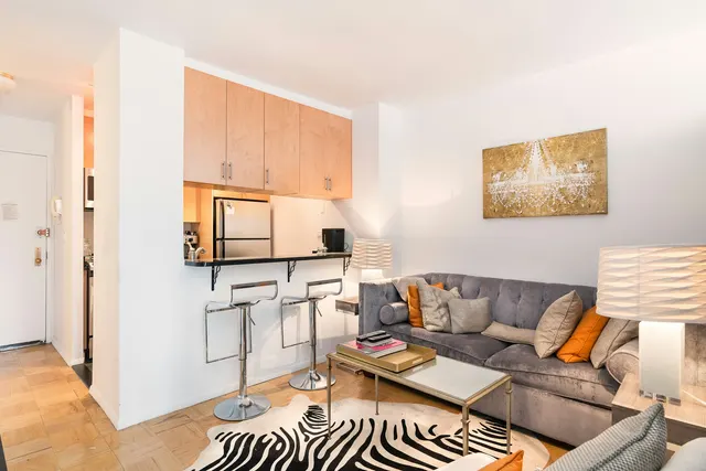200 East 72nd Street
