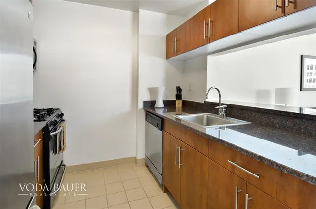 260 West 54th Street