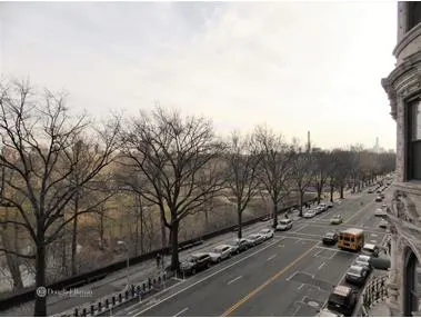 418 Central Park West