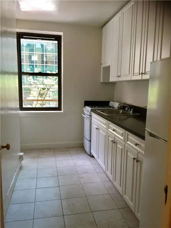 8 East 48th Street