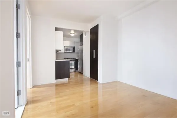 13-11 Jackson Avenue
