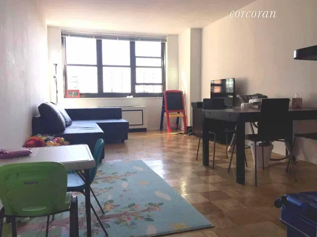 200 East 72nd Street