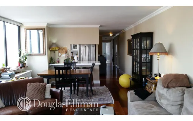 330 East 75th Street