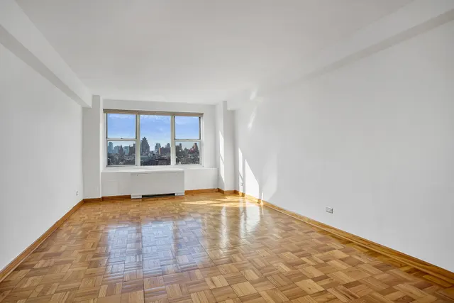 33 Greenwich Avenue