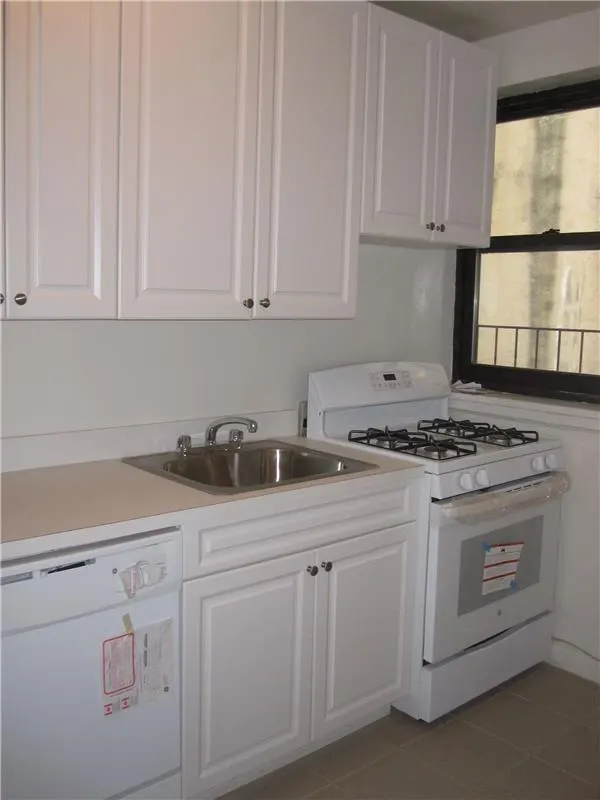8 East 48th Street