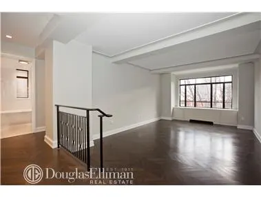 130 W 12TH Street