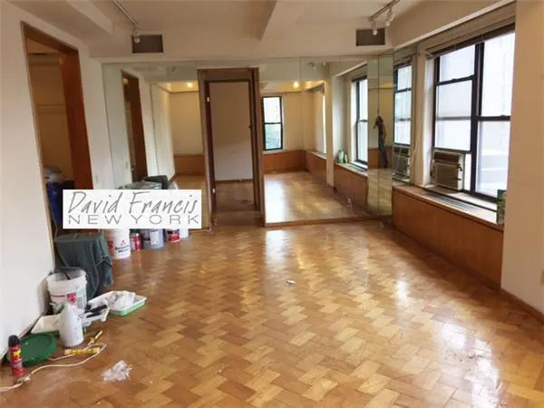 201 East 35th Street