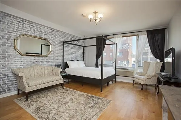 13-11 Jackson Avenue