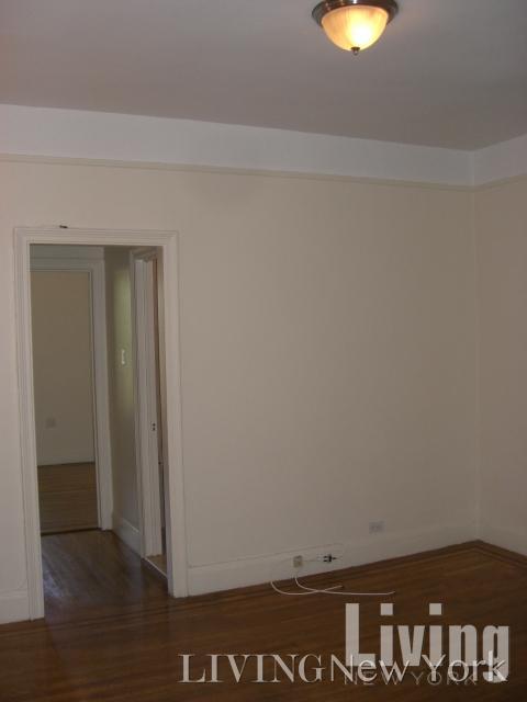 78 Manhattan Avenue