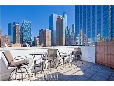 325 West 51st Street