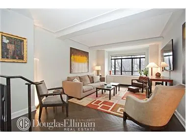 130 W 12TH Street