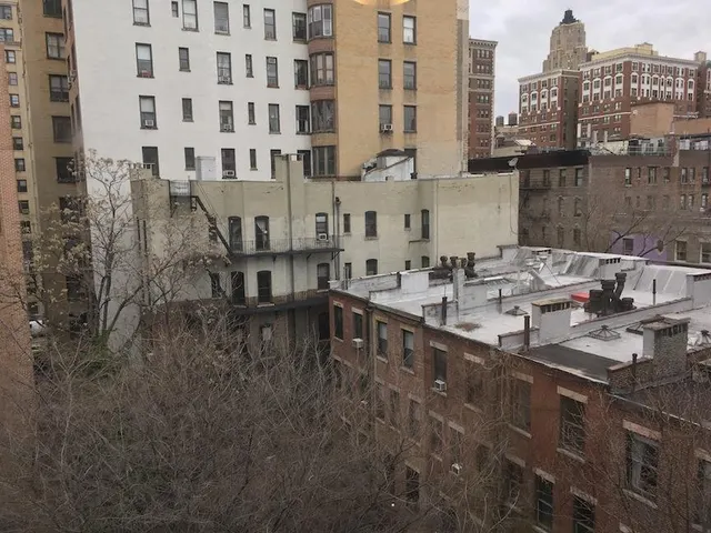 2647 Broadway
