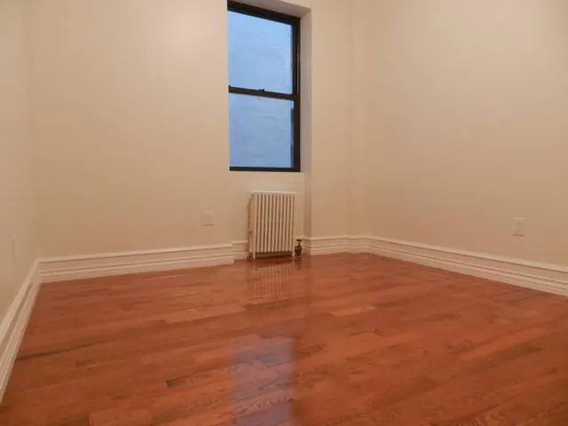 78 Manhattan Avenue