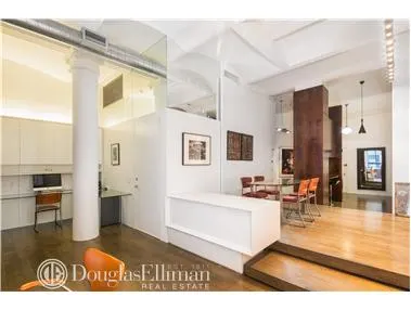 39 E 12TH Street
