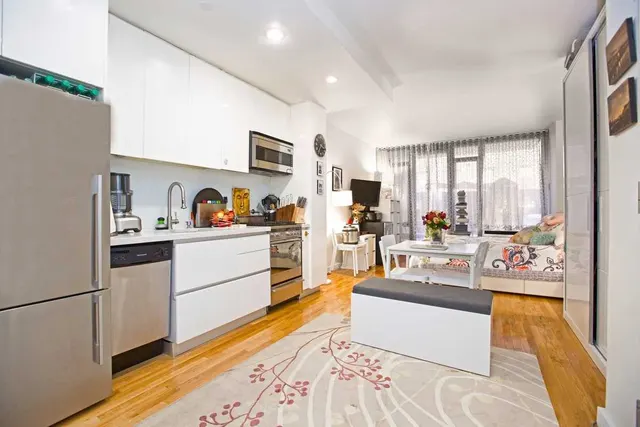 148 East 24th Street