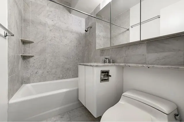 211 East 53rd Street