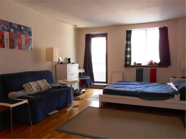 325 West 51st Street